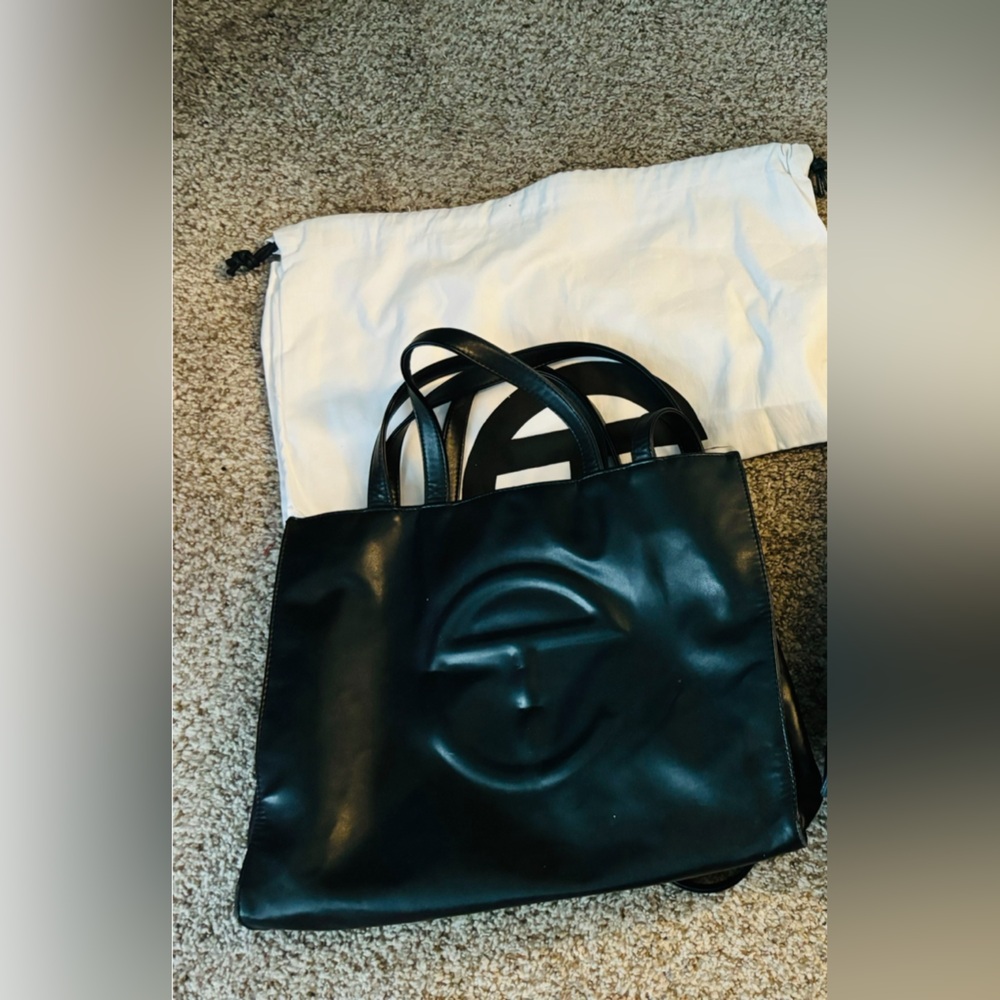 Medium Black TELFAR Shopping bag !
